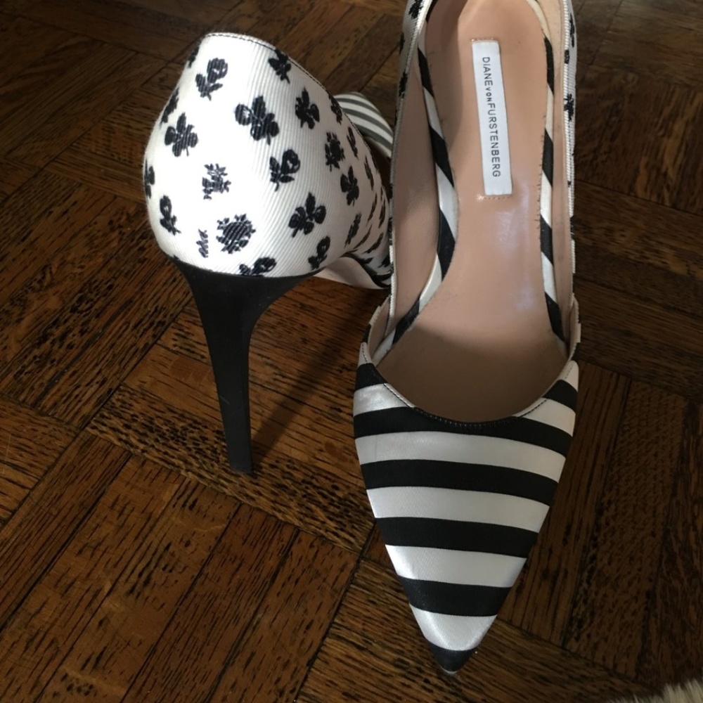 DVF Diana Von Furstenburg D'Orsay heels